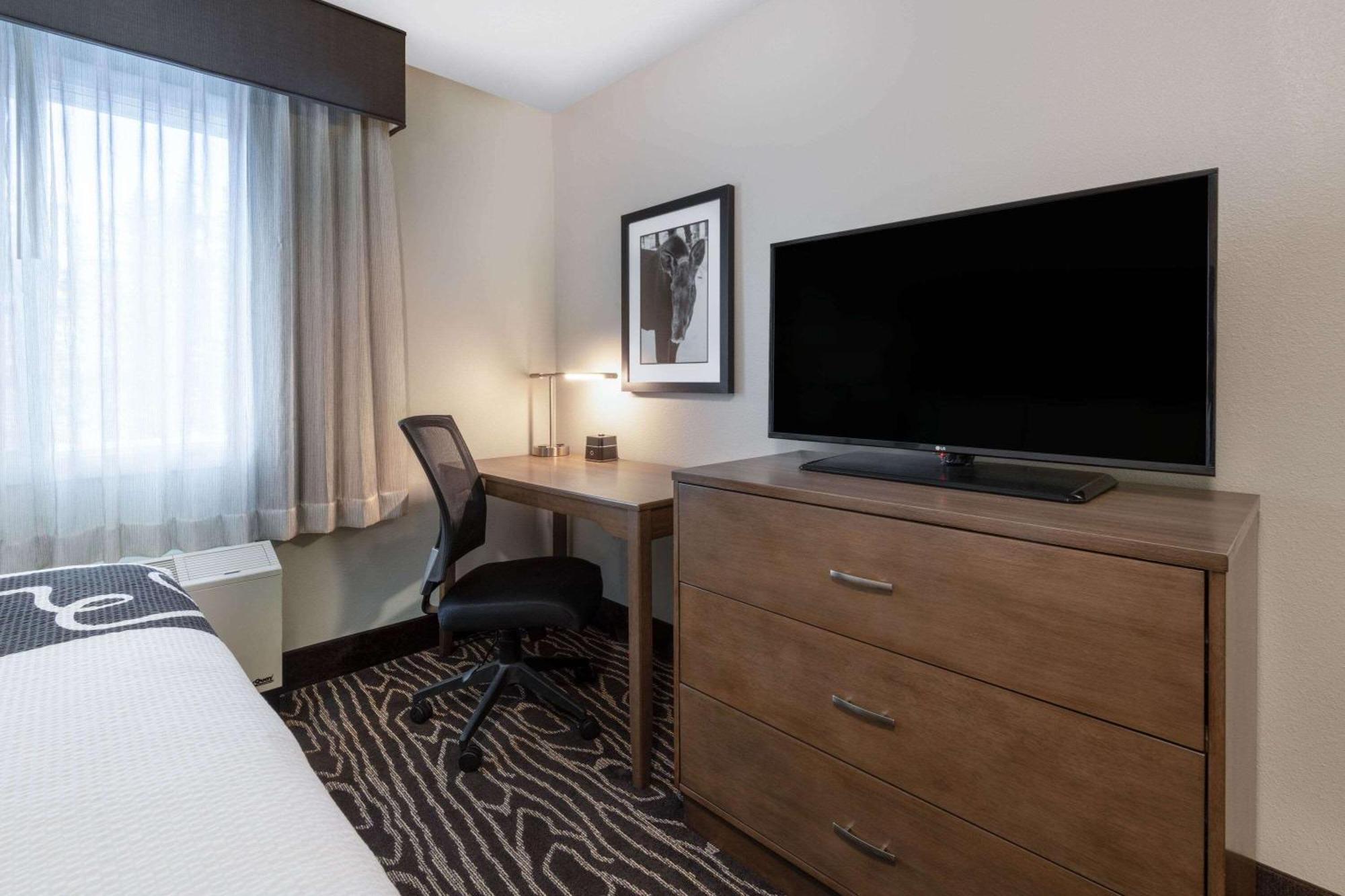 La Quinta By Wyndham Airport Hotel 3*